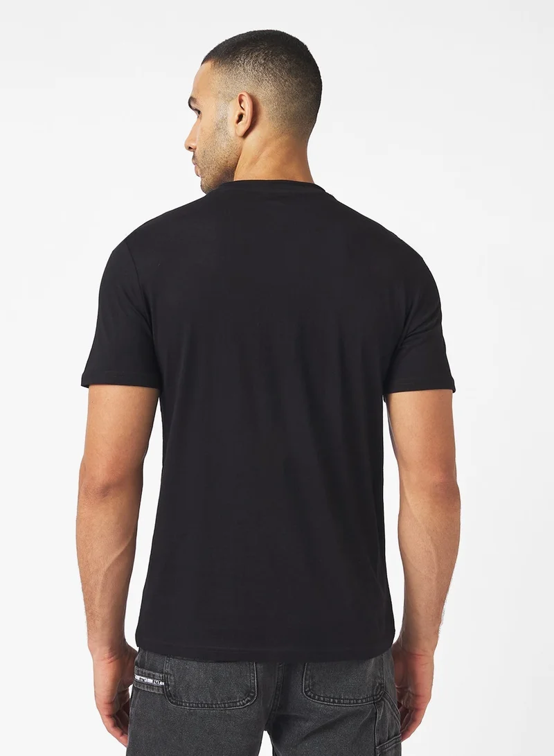 GUESS Mentore Crew Neck   T-Shirt